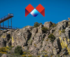 Tan alto como la luna