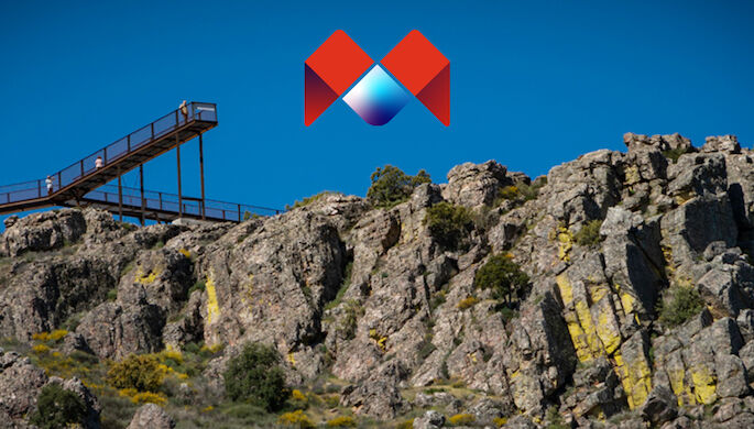 Tan alto como la luna