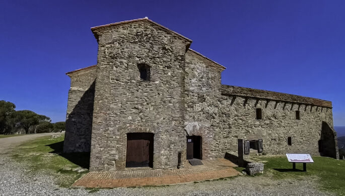 Monasterio de Tentuda techo de la provincia de Badajoz y sitio de la Orden de Santiago