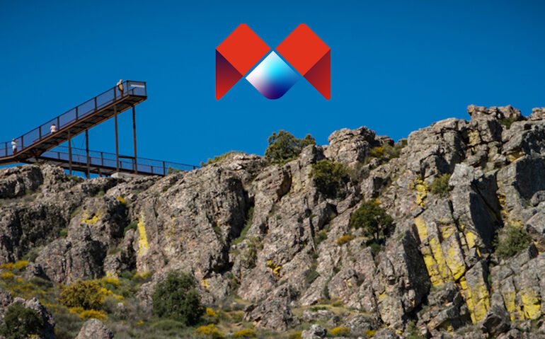 Tan alto como la luna