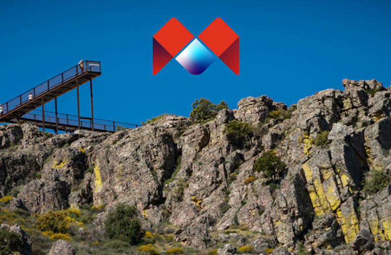 Tan alto como la luna