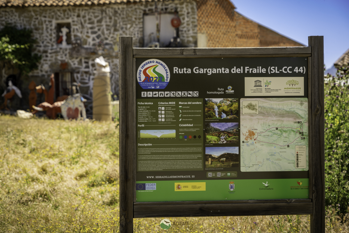 cuatro fuentes y una cascada