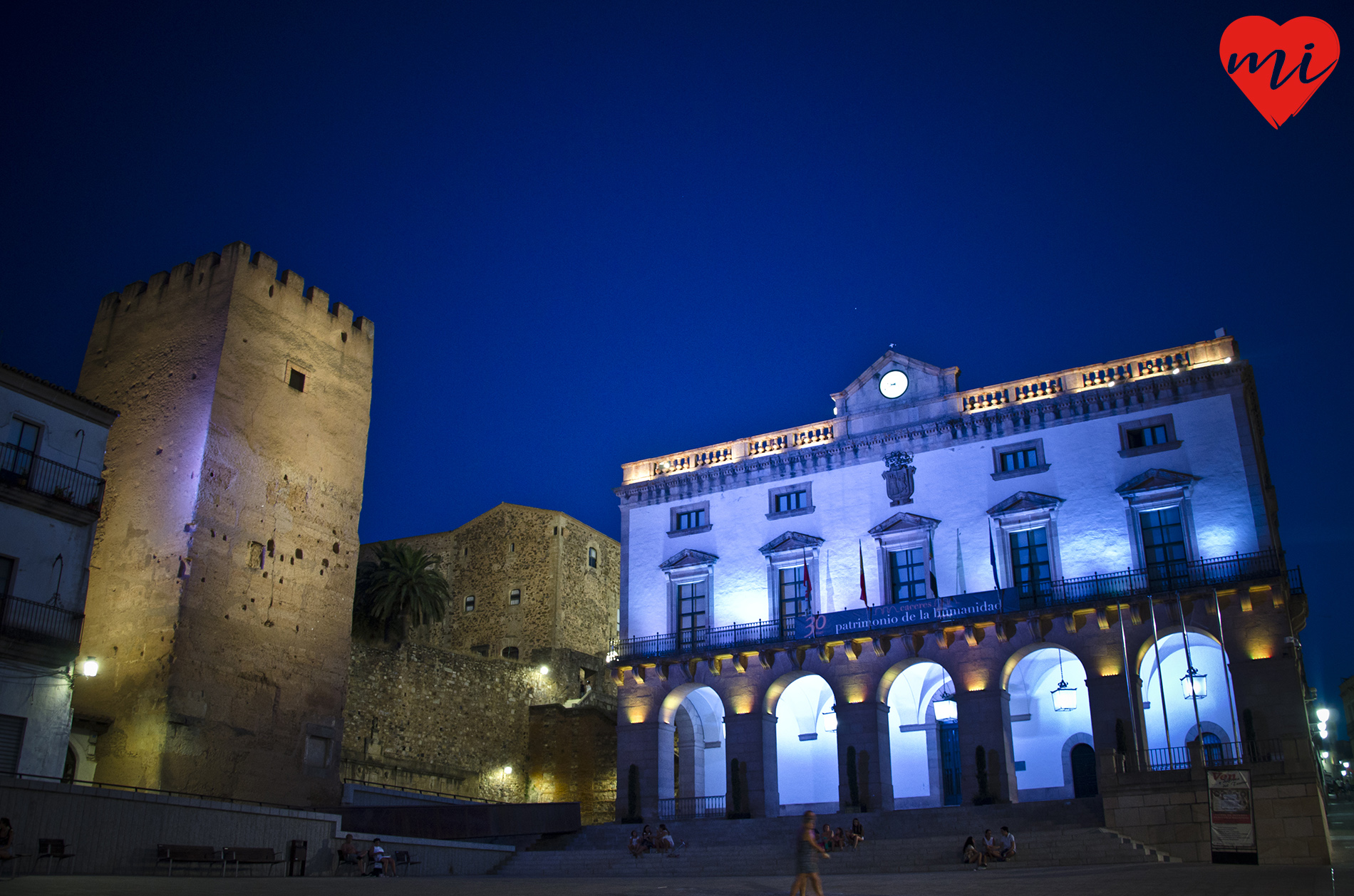 Torre de la Yerba y Ayuntamiento de Cáceres